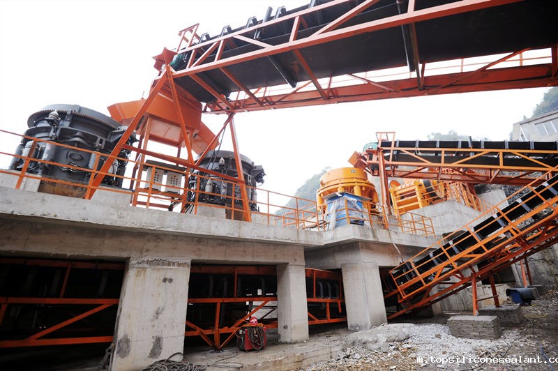 液压圆锥破碎机